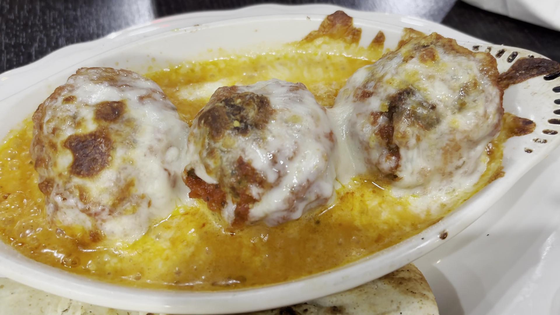 KC's Artisan Pizza and Wine Bar